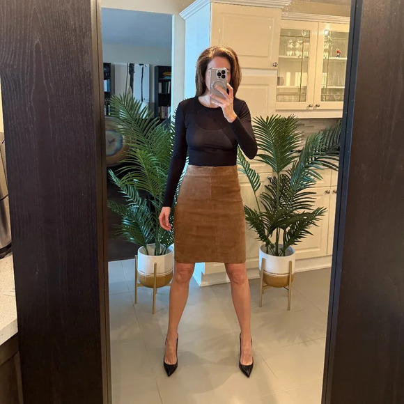 Taupe Suede Pencil  Skirt, Ventcouvert Paris, Size 38 (US 2-4 Equivalent) - Picture 1 of 6